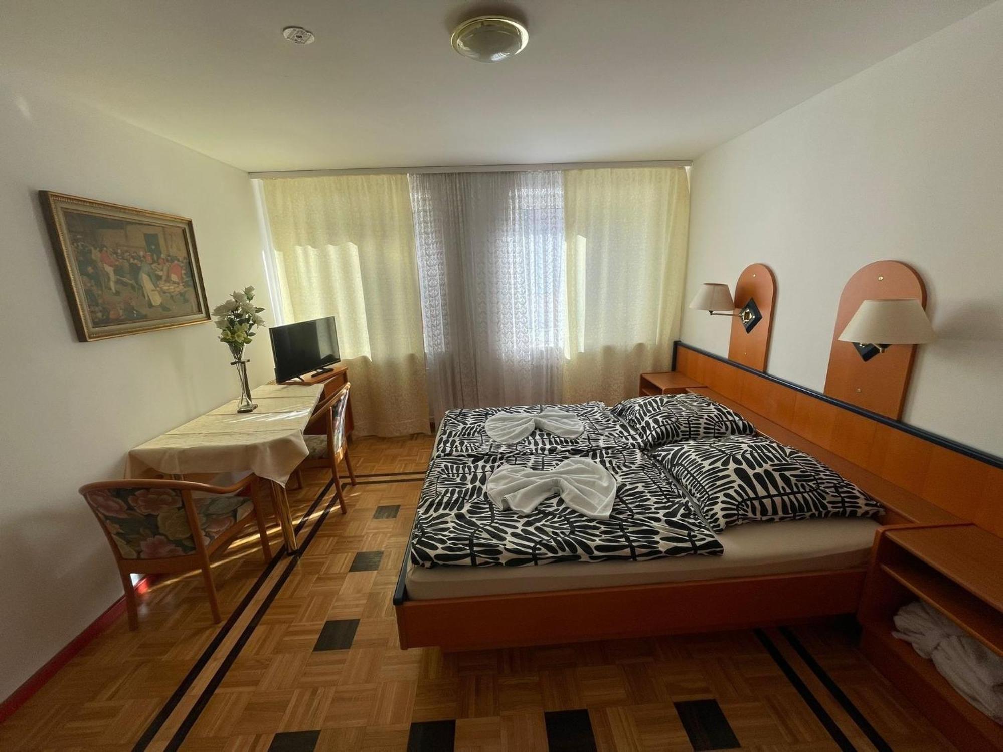 Doppelbett Mit Balkon 21 *