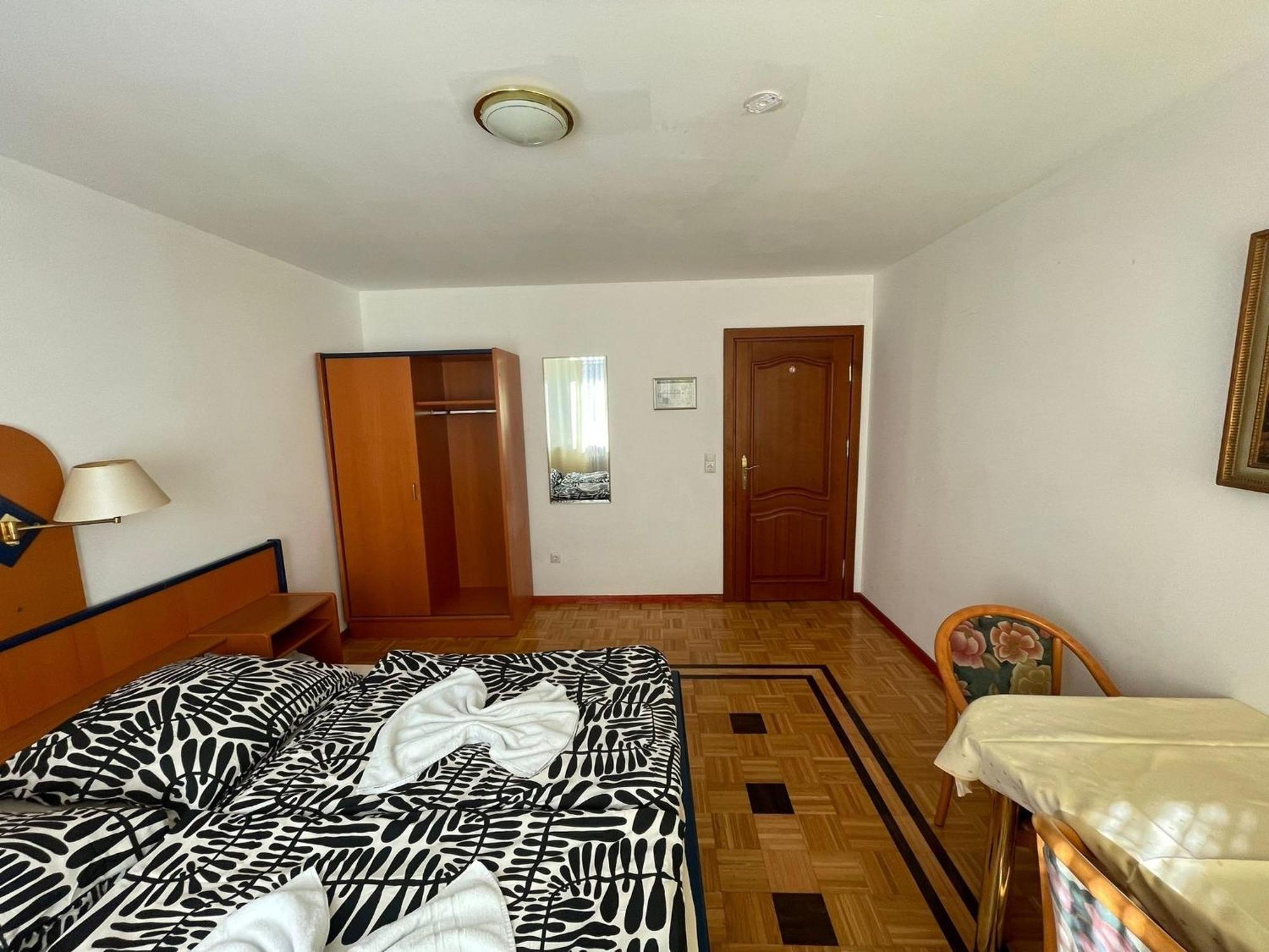 Doppelbett Mit Balkon 21