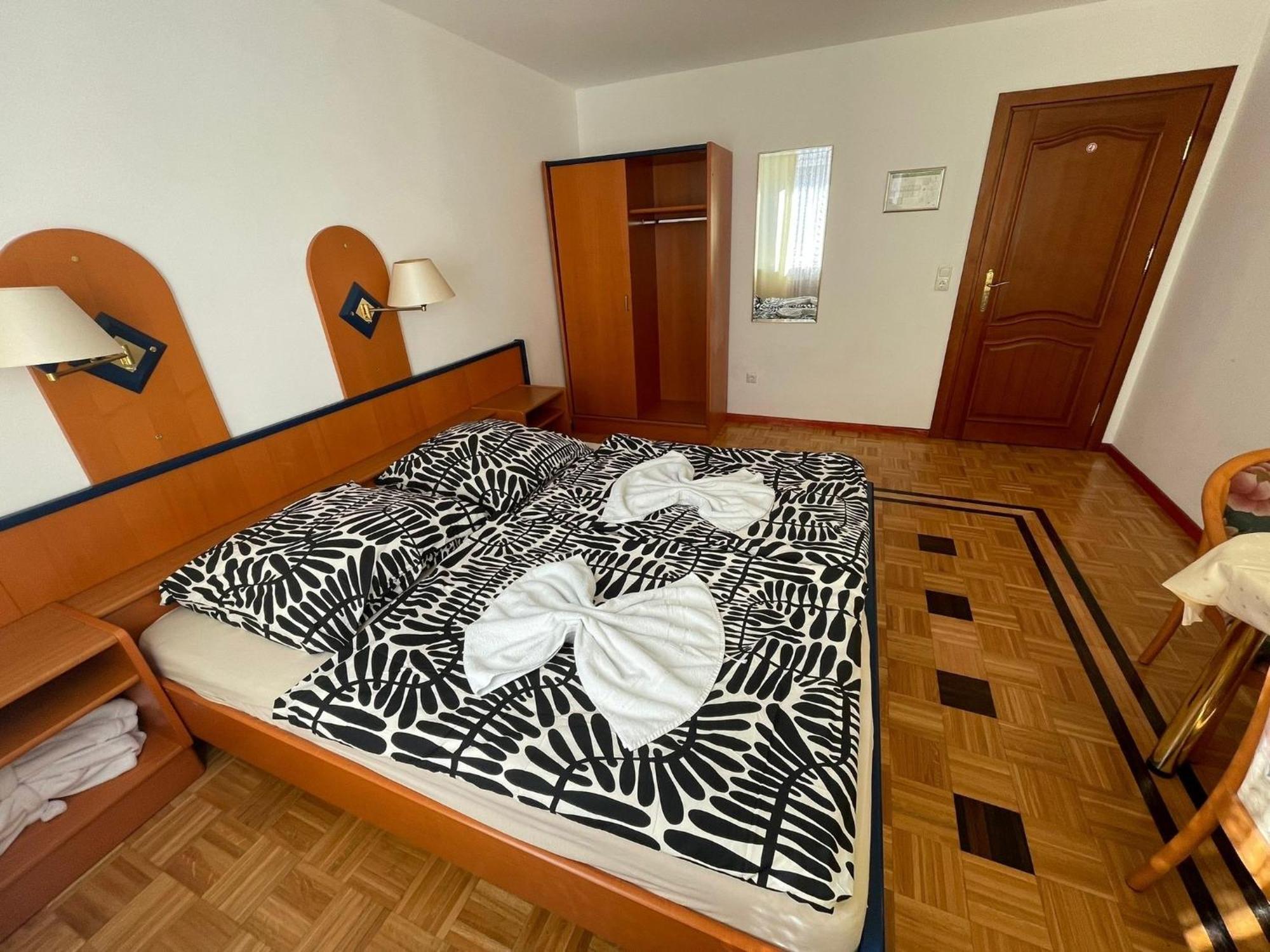 Apartment Doppelbett Mit Balkon 21 *