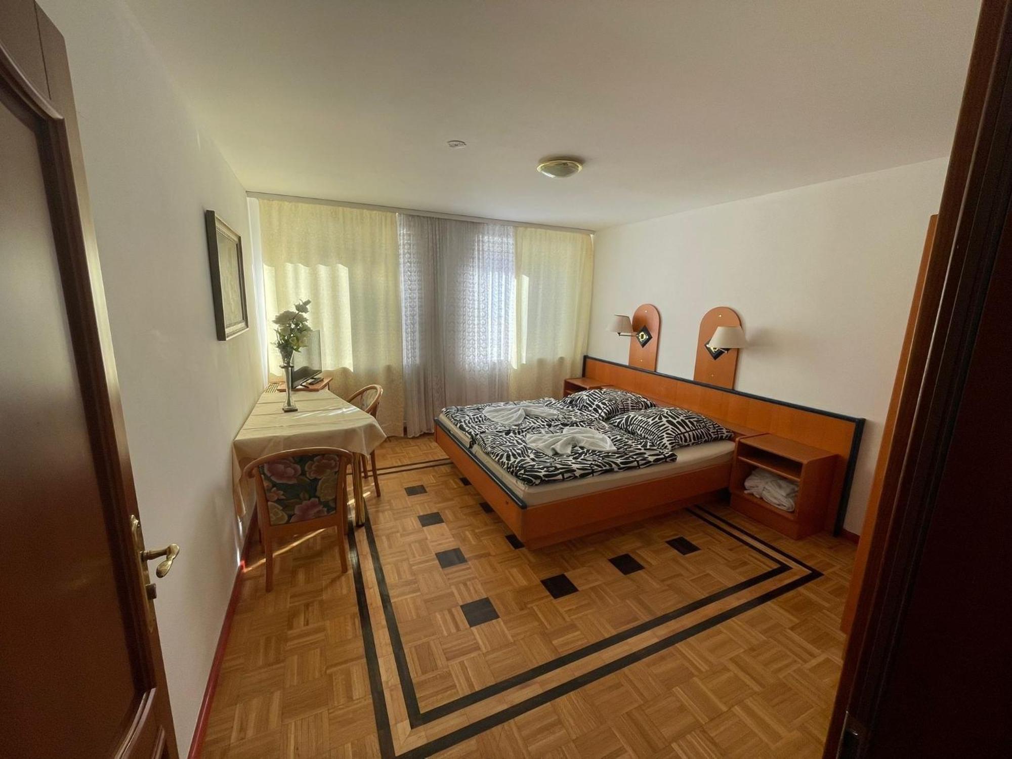 Doppelbett Mit Balkon 21 Apartment *