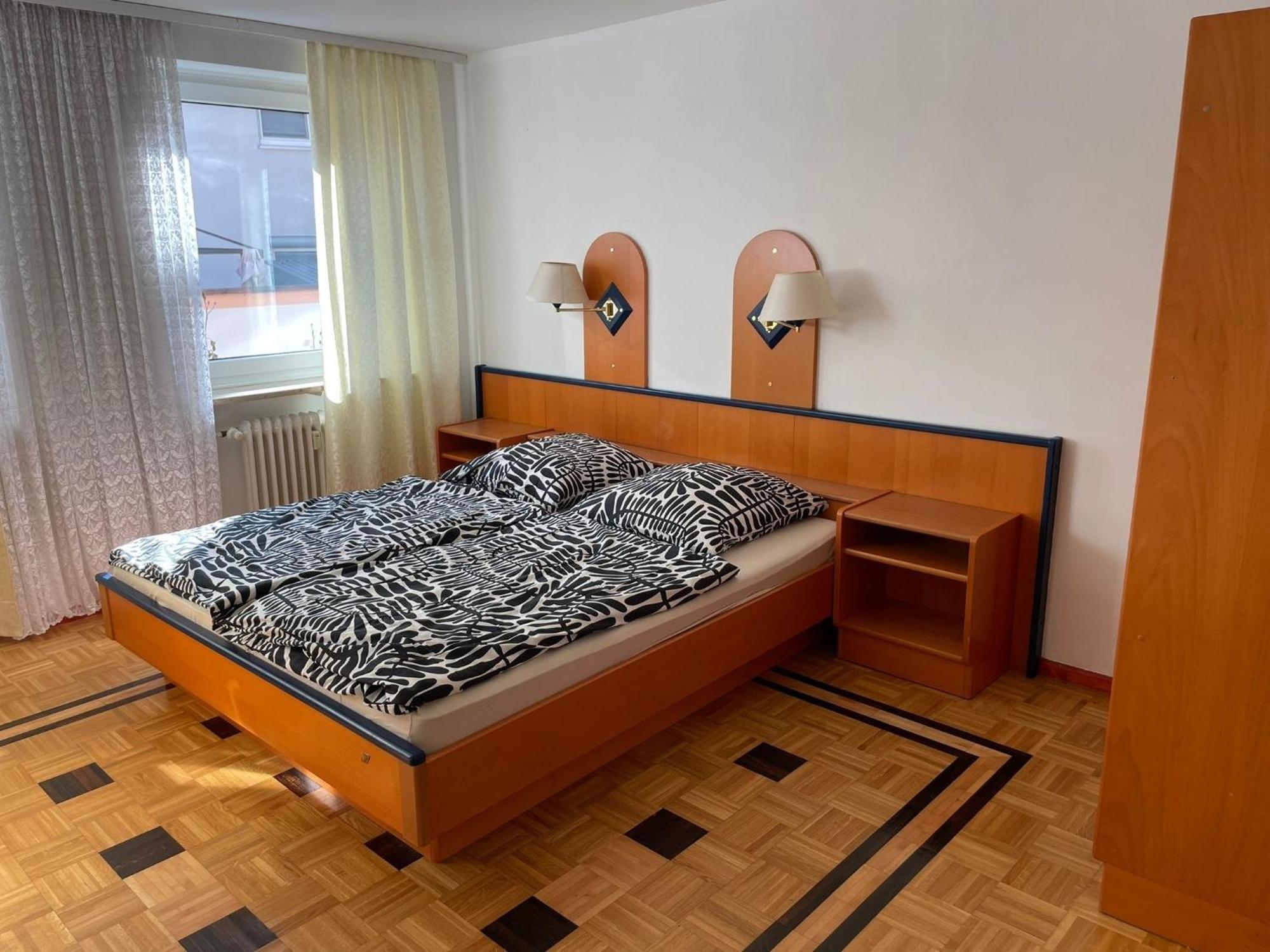 Doppelbett Mit Balkon 21 Apartment Nürnberg