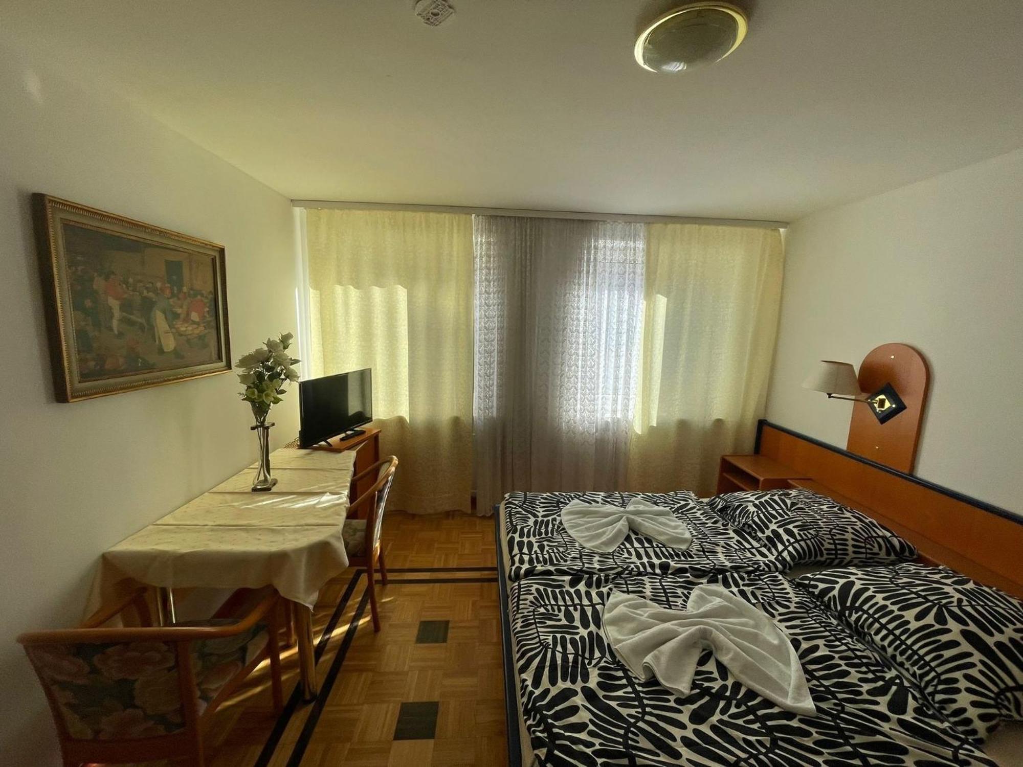 Apartment Doppelbett Mit Balkon 21