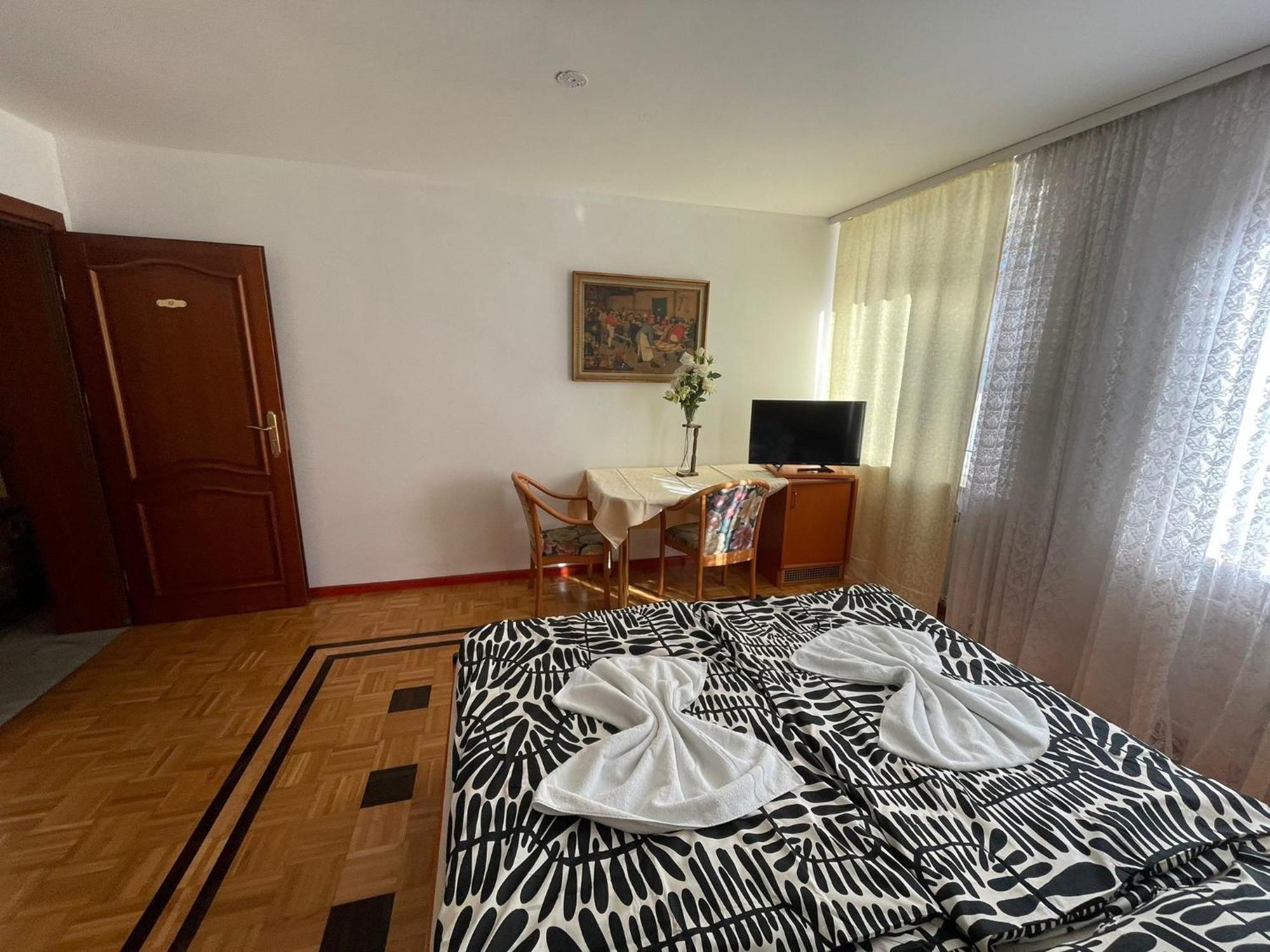 Apartment Doppelbett Mit Balkon 21 *